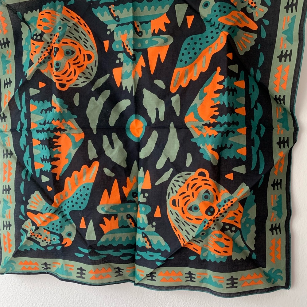 👀BUNDLE😍SAVE🥳 Wildlife Print Square Scarf - Black, Teal & Orange